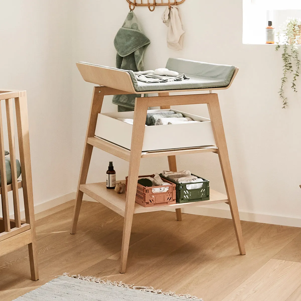 Leander, Linea Changing Table Oak