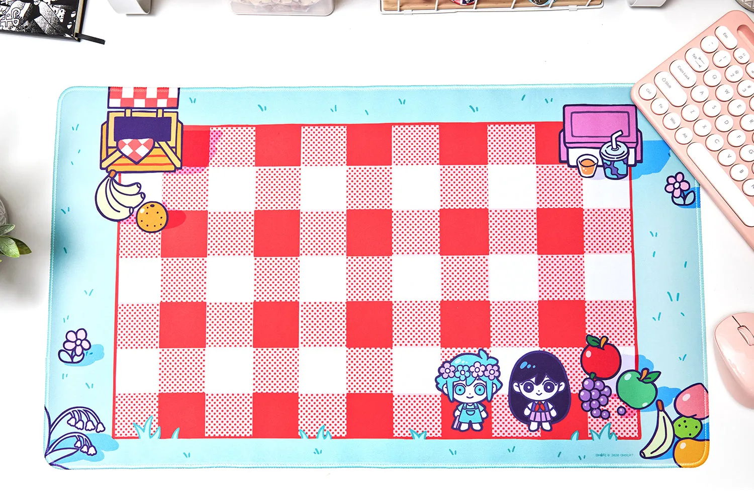 MARI'S PICNIC Desk Mat